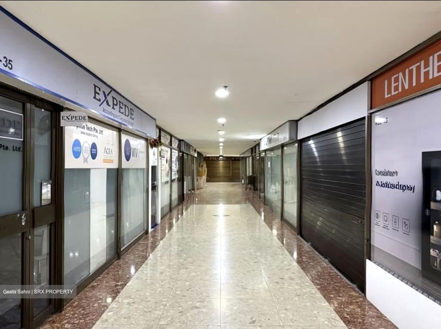 High Street Centre (D6), Retail #589166361